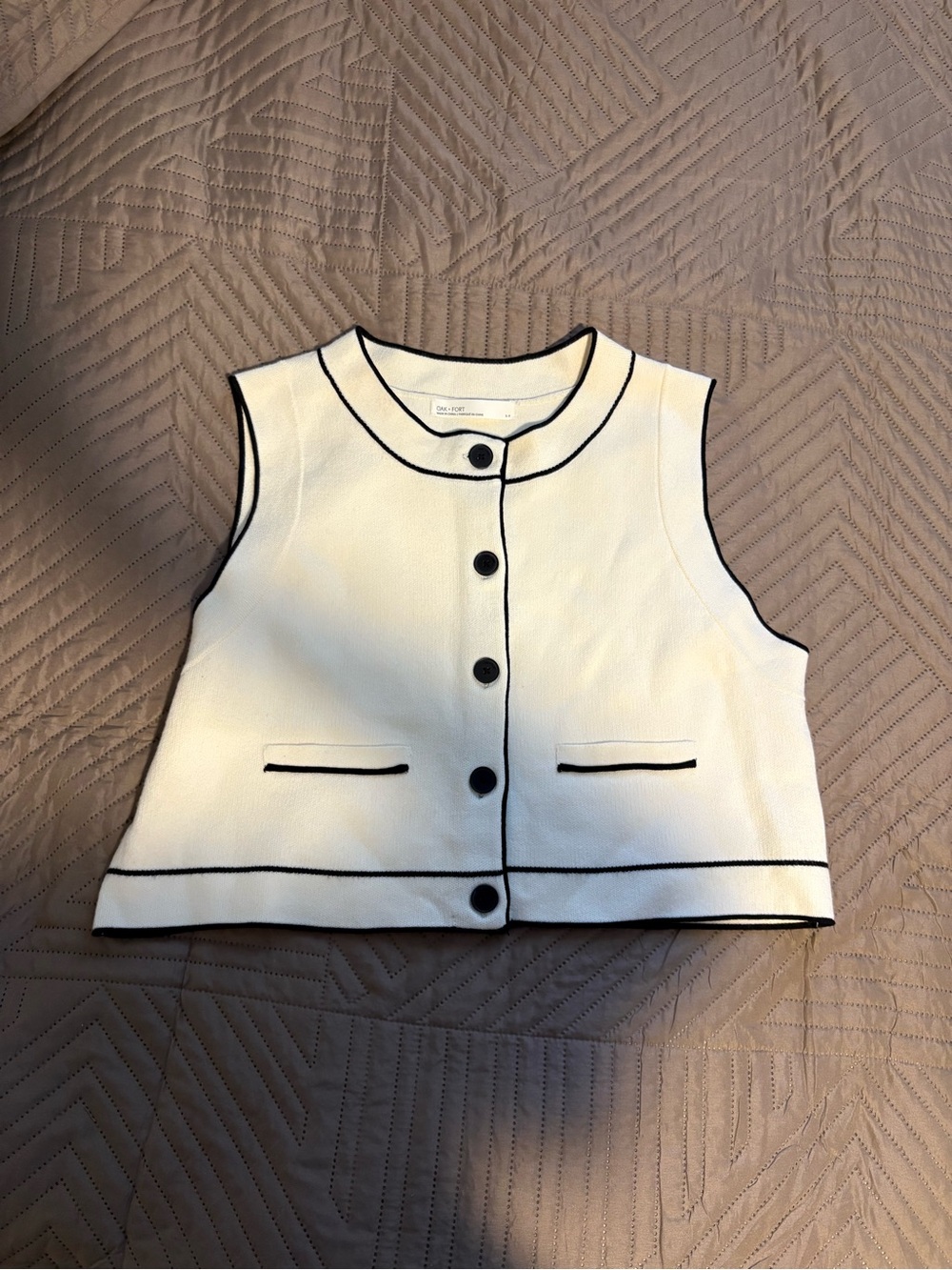 OAK + FORT White Knit Button-Front Vest with Black Trim